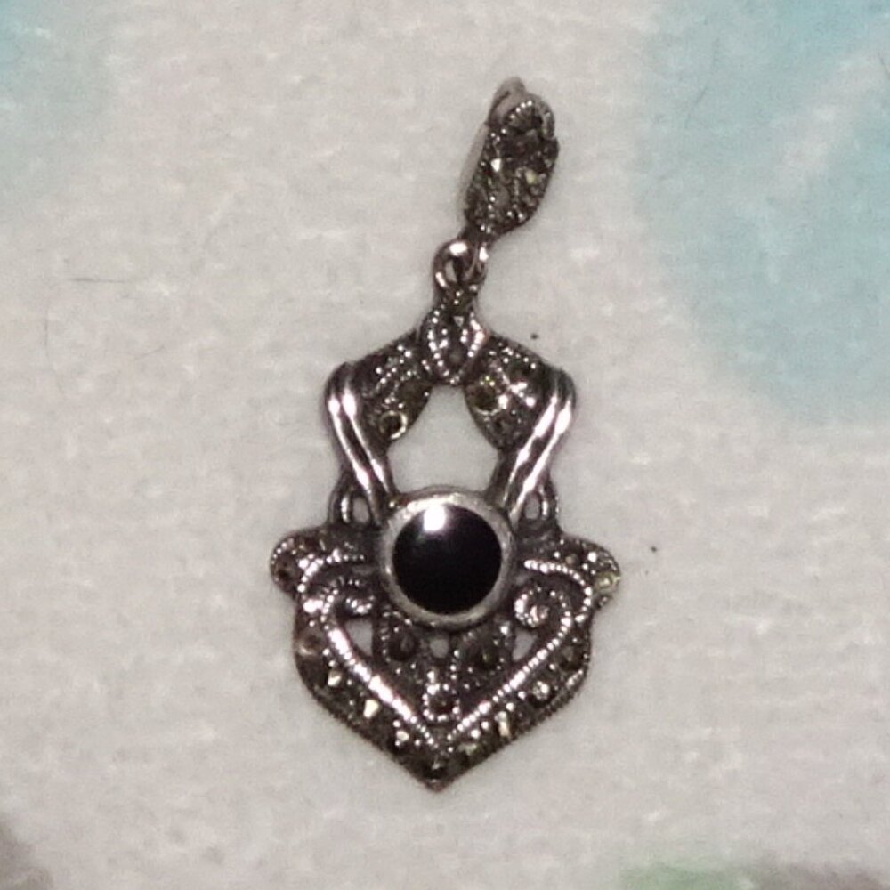 Marcasite & onyx pendant, sterling silver. Vintage.